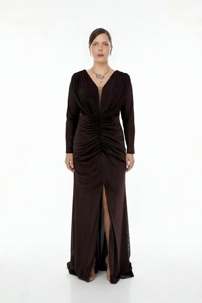 فستان سهرة بني لامع مكشكش بمقاسات كبيرة